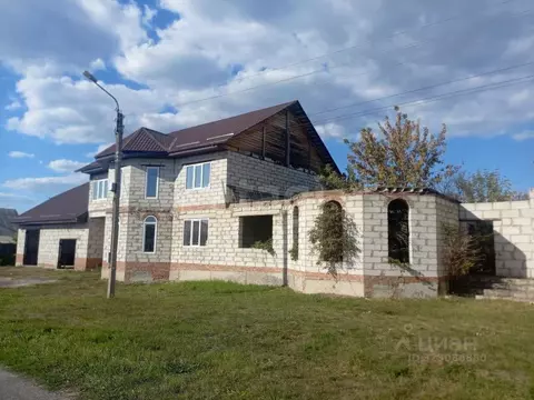 Дом в Белгородская область, Новый Оскол Цветочная ул., 1 (288 м)