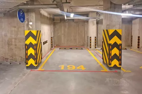 Гараж в Санкт-Петербург Ремесленная ул., 15 (17 м)