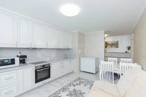 2-к кв. Тюменская область, Тюмень ул. Павла Шарова, 1к1 (67.0 м)