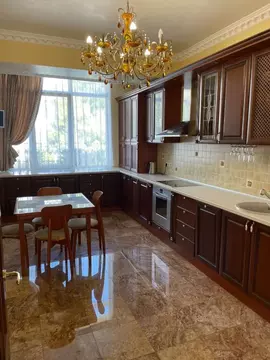 4-к кв. Крым, Симферополь ул. Луговая, 4к2 (190.0 м)