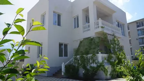 Дом в Крым, Сакский район, Лесновское с/пос, с. Прибрежное ул. ...