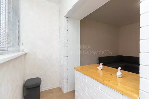 Студия Тюменская область, Тюмень ул. Верхнетарманская, 3 (26.5 м)