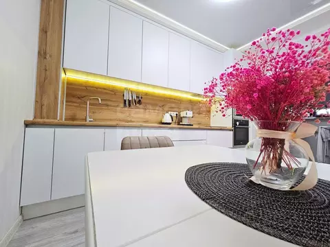 2-к кв. Оренбургская область, Оренбург Салмышская ул., 67 (65.8 м)