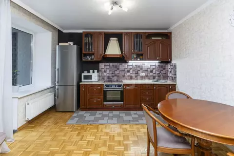 2-к кв. Тюменская область, Тюмень ул. Раушана Абдуллина, 1 (72.0 м)