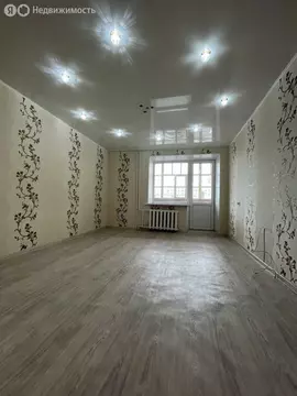 3-комнатная квартира: Октябрьский, проспект Ленина, 63А (63 м)