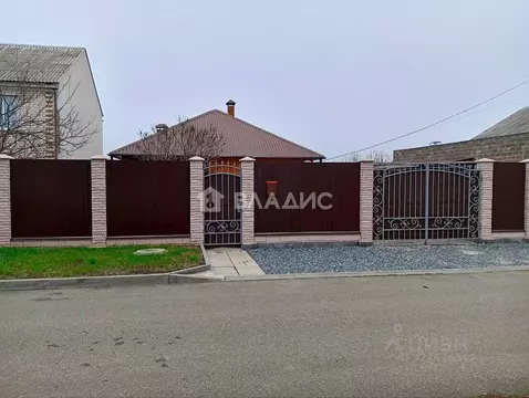 Дом в Белгородская область, Белгородский район, Пушкарское с/пос, с. ...