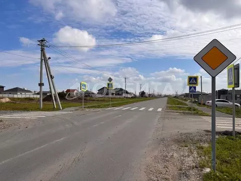 Участок в Тюменская область, Тюменский муниципальный округ, д. ...