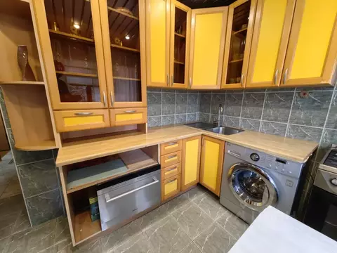 3-к кв. Краснодарский край, Сочи пер. Революции, 6 (70.0 м)