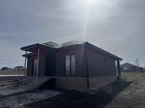 Дом в Ростовская область, Аксайский район, Грушевская ст-ца пер. ...