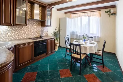 3-к кв. Башкортостан, Уфа Баязита Бикбая ул., 36/1 (104.0 м)