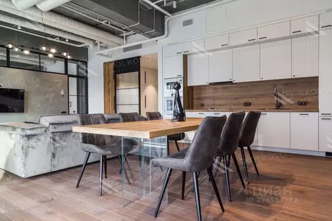 2-к кв. Москва 1-й Красногвардейский проезд, 15 (100.0 м)