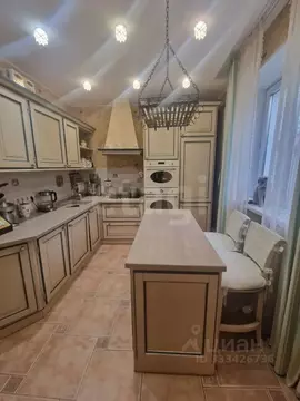 Дом в Ямало-Ненецкий АО, Новый Уренгой Заозерный мкр, ул. Заозерная, ...