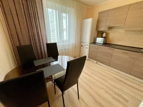 1-к кв. Курская область, Курск просп. Вячеслава Клыкова, 62 (40.0 м)