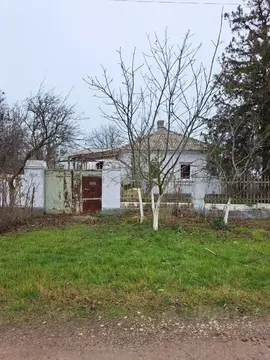 Дом в Крым, Ленинский район, Глазовское с/пос, с. Осовины ул. ...