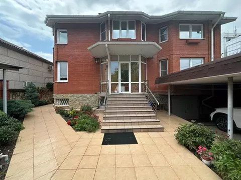 Дом в Краснодарский край, Краснодар ул. Каляева, 63 (480 м)