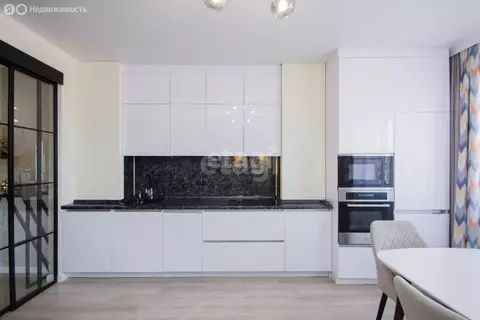 2-комнатная квартира: Тюмень, улица Федюнинского, 64 (73 м)