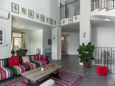 Дом в Москва пос. Первомайское, Зимний сад кп,  (359 м)