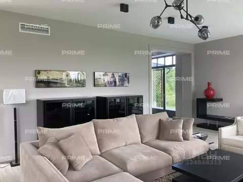 Коттедж в Москва д. Варварино, проезд 3-й Садовый (422 м)