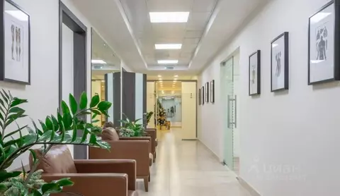 Торговая площадь в Москва Староволынская ул., 12к1 (595 м)