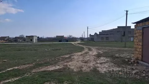 Участок в Крым, Черноморский район, Медведевское с/пос, с. Медведево ...