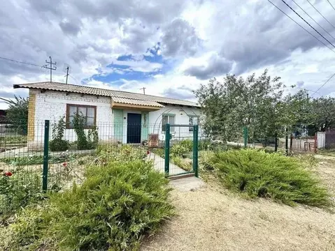 Дом в Волгоградская область, Среднеахтубинский район, Рахинское с/пос, ...