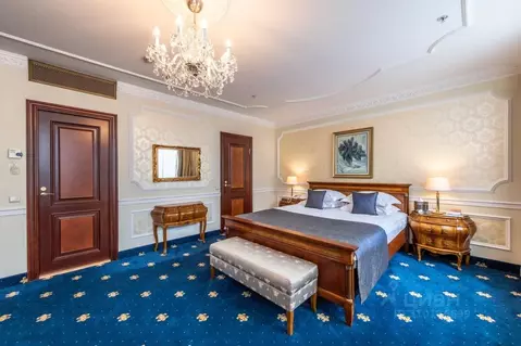 Комната Санкт-Петербург 6-я Советская ул., 12 (88.0 м)