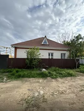 Дом в Астраханская область, Приволжский район, с. Началово Тихий пер., ...