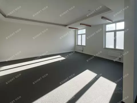 Офис в Санкт-Петербург Невский просп., 68а (324 м)