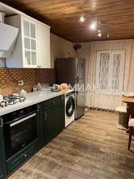 Дом в Ростовская область, Багаевский район, Ажиновское с/пос, Сараи ...