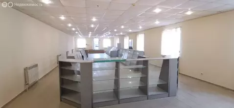 Торговая площадь (195 м)