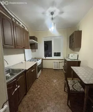 3-комнатная квартира: Симферополь, улица 60 лет Октября, 4 (61.9 м)