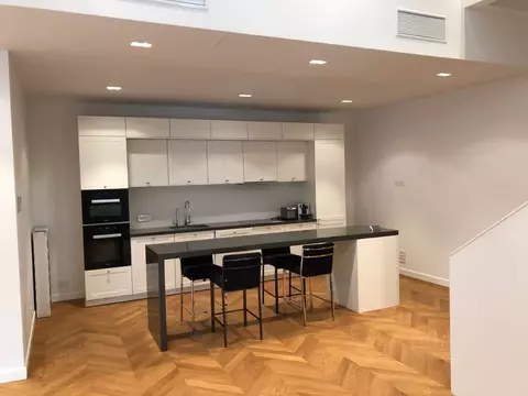 2-к кв. Москва Никольская ул., 10/2С2б (132.2 м)