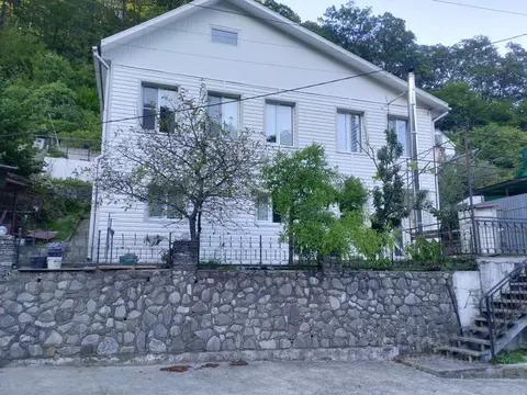 Дом в Краснодарский край, Туапсинский муниципальный округ, с. Агой ул. ...