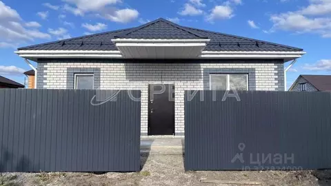 Дом в Тюменская область, Тюмень Казарово мкр, ул. 1-я Молодежная (90 ...