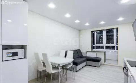 3-комнатная квартира: Киров, улица Анжелия Михеева, 16 (70.5 м)