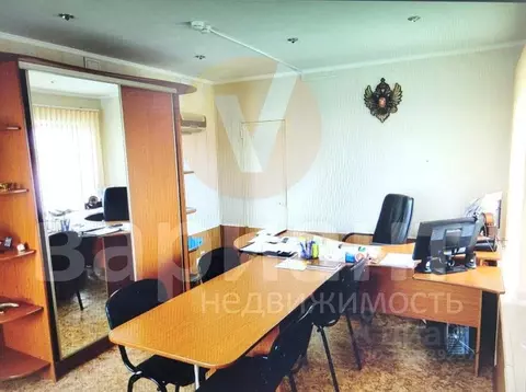 Помещение свободного назначения в Омская область, Нововаршавка рп ул. ...