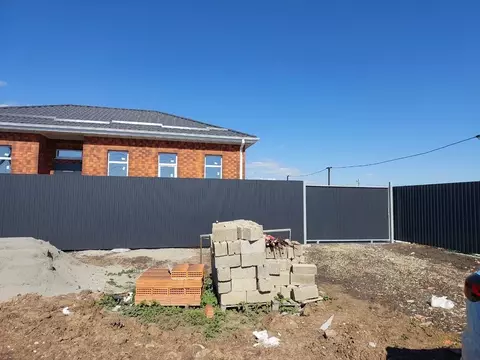 Дом в Адыгея, Тахтамукайский район, Энем пгт Гаражная ул. (80 м)