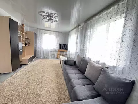 Дом в Оренбургская область, Тоцкий район, Погроминский сельсовет, с. ...