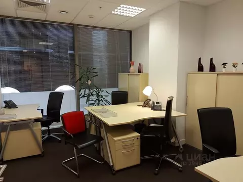 Офис в Санкт-Петербург Невский просп., 51 (9 м)