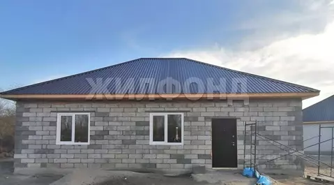 Дом в Алтайский край, Первомайский район, с. Фирсово ул. Яркая (109 м)