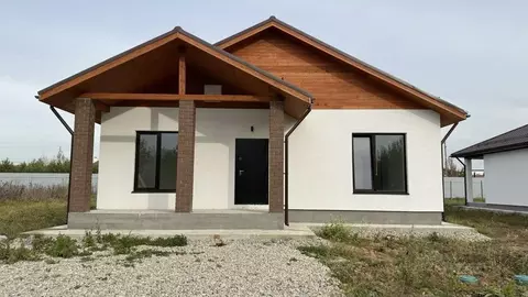 Дом в Свердловская область, Белоярский муниципальный округ, пос. ...