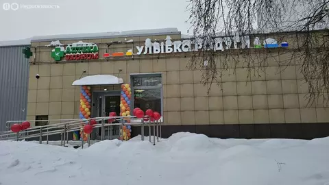 Торговая площадь (242 м)
