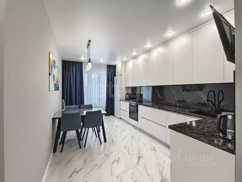 2-к кв. Тюменская область, Тюмень ул. Разведчика Кузнецова, 7 (57.0 м)