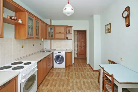 2-к кв. Омская область, Омск ул. 6-я Линия, 180 (54.8 м)