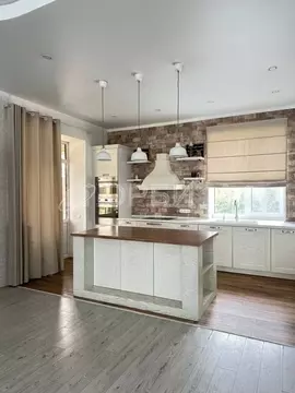 Дом в Тюменская область, Тюмень проезд 8-й Губернский (224 м)