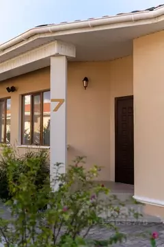 Дом в Крым, Сакский район, Молочненское с/пос, с. Витино ул. ...