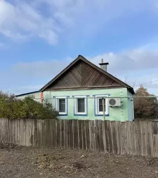 Дом в Волгоградская область, Среднеахтубинский район, Рахинское с/пос, ...