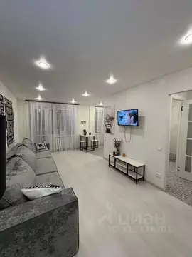 1-к кв. Ленинградская область, Тихвин 1-й мкр, 47 (32.0 м)