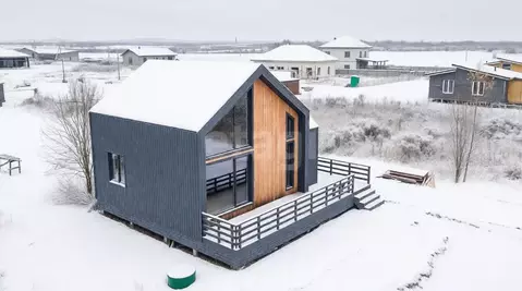 Дом в Ленинградская область, Гатчинский муниципальный округ, д. Бугры ...