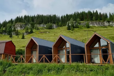 Дом в Пермский край, Губахинский муниципальный округ, Усьва рп ул. ...